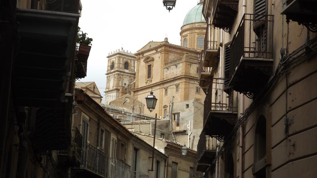 Bed And Breakfast Baobab Piazza Armerina Exterior photo